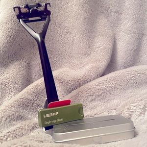 NWOT Leaf Shave Eco Friendly Razor